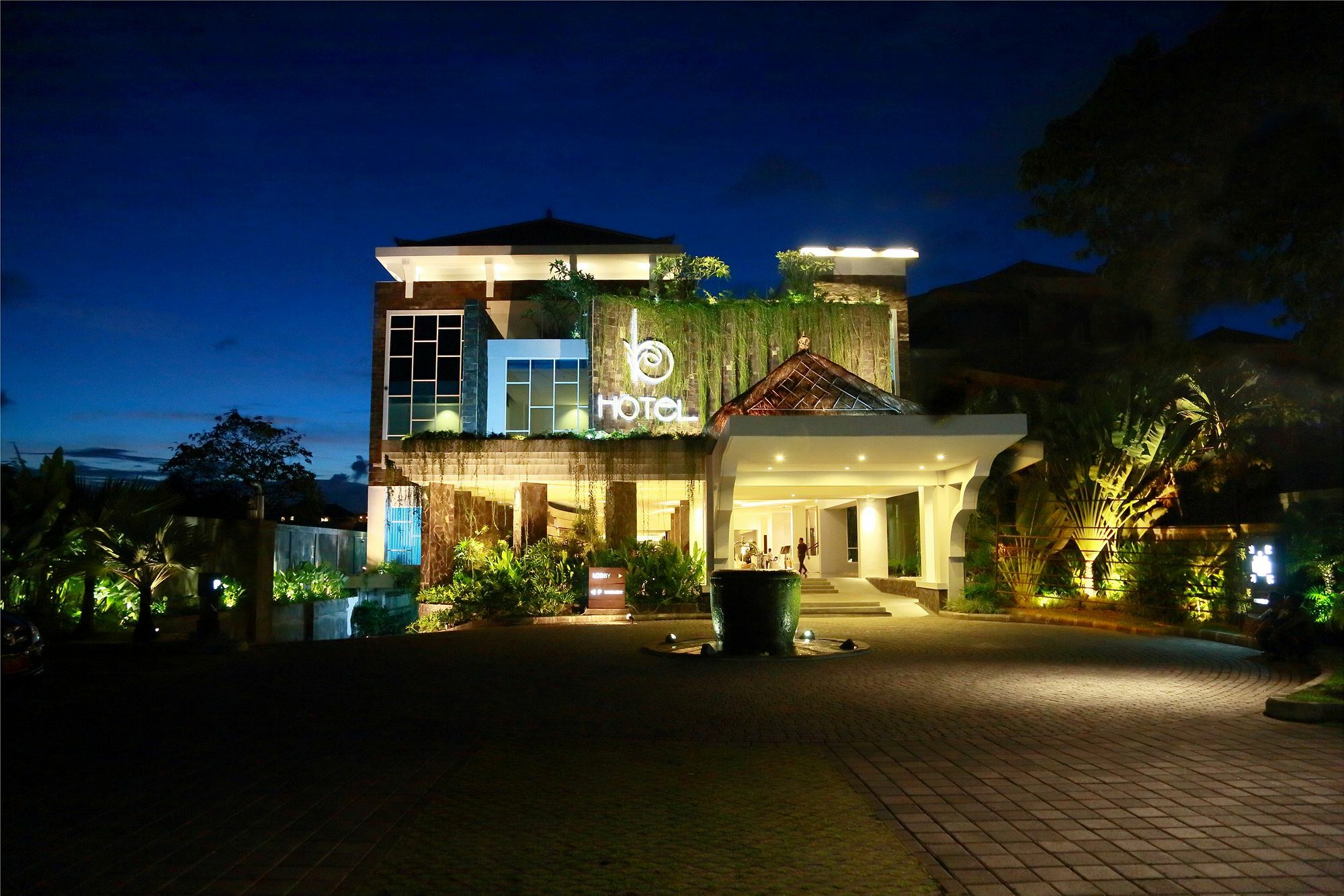 b Hotel Bali&Spa Denpasar  Bagian luar foto